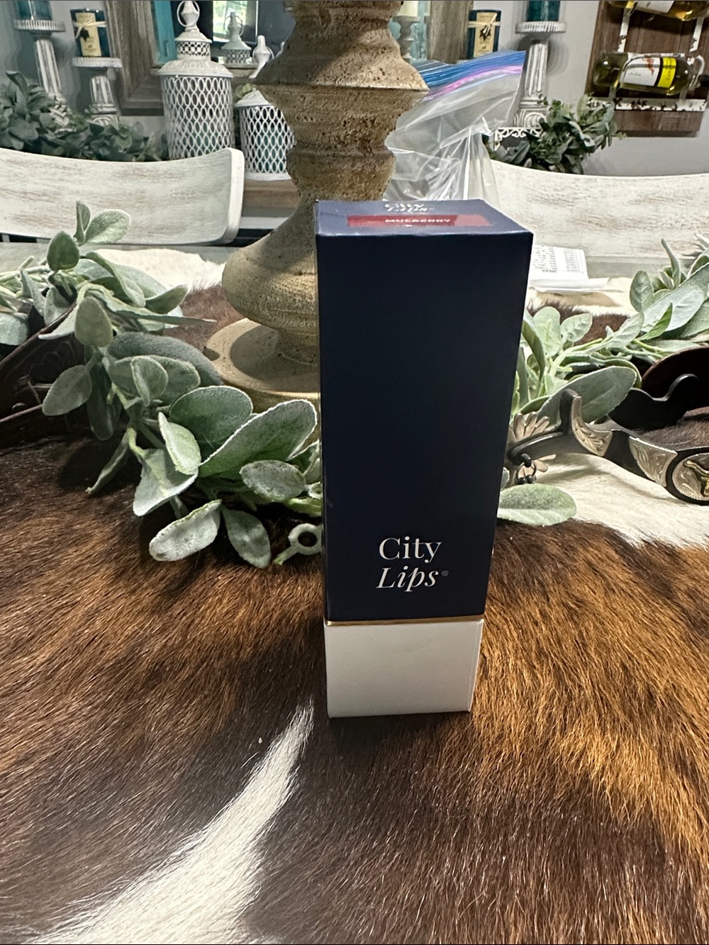 City Lips Hydrating Lipstick — Deep Red